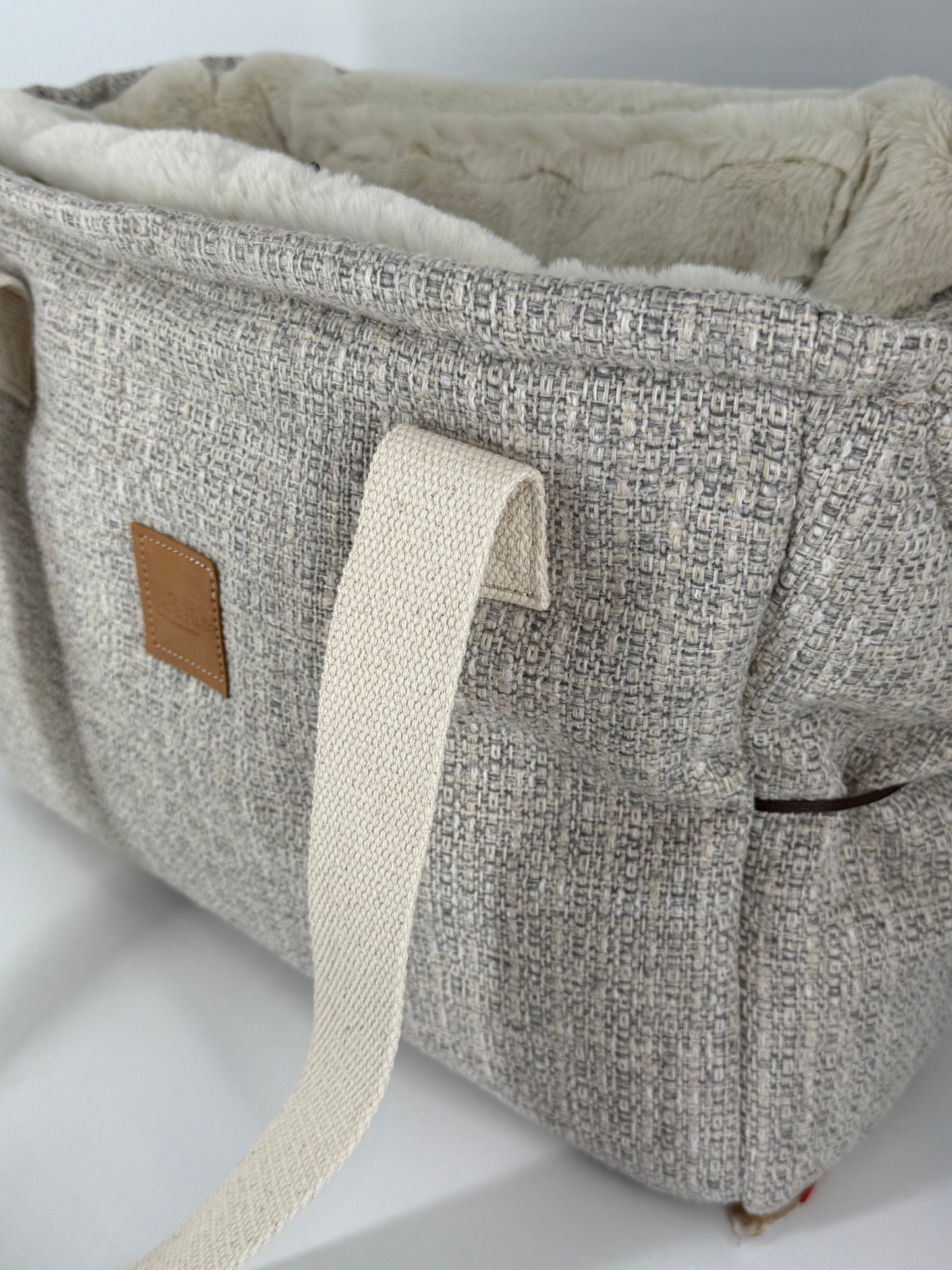 Magaret Bag Chanel taupe + panna faux fur